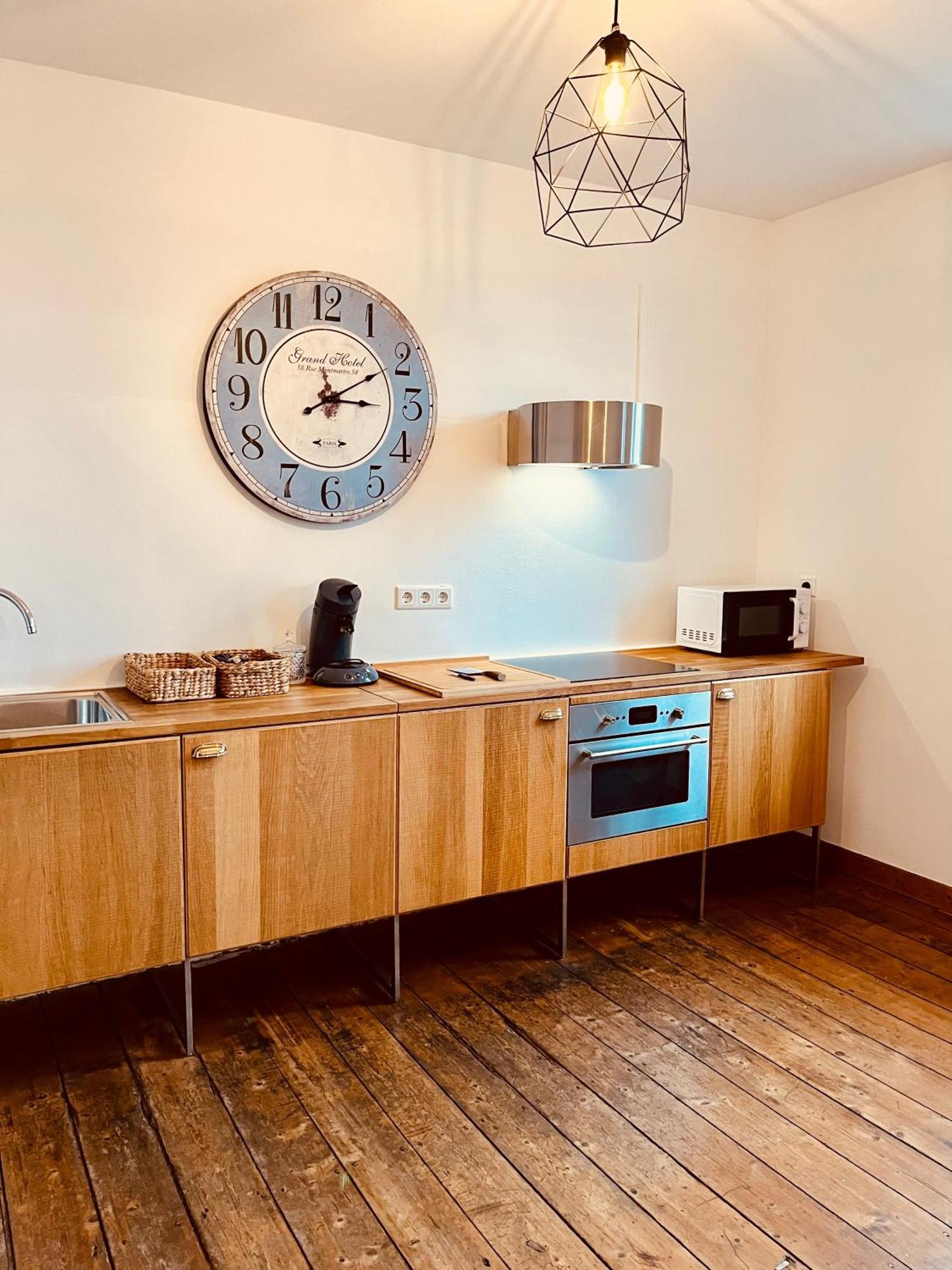 B E D & A G E D E S I G N -Extra Large- Wunderschoene Komplette Wohnung Mit Viel Platz & 4 Schlafzimmer B E D & A G E D E S I G N -Small- Wunderschoenes Zimmer Mit Bad Rechnungserstellung Fuer Geschaeftsreisende & Firmen Hünxe Exterior foto